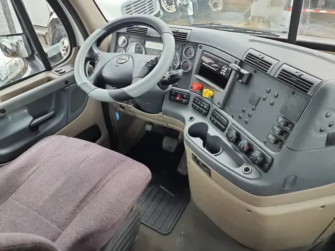 2018 FREIGHTLINER CASCADIA 113" DAYCAB