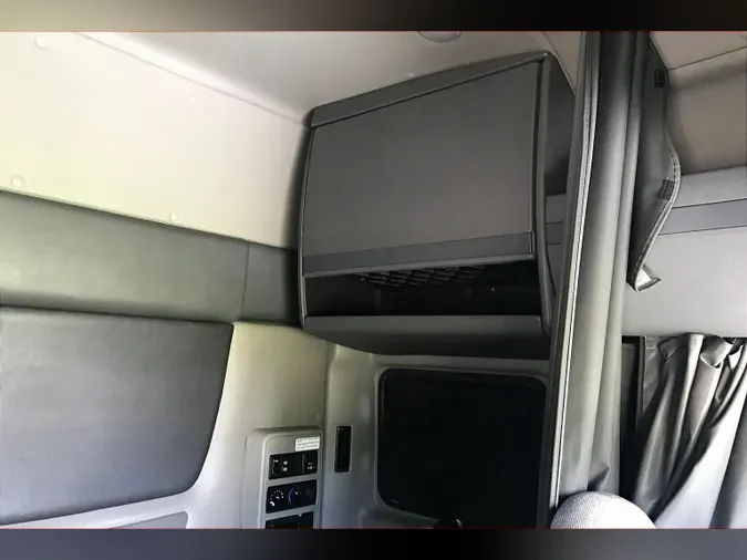 2023 INT LT625 6x4
