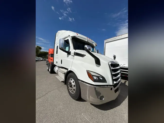 2020 FREIGHTLINER/MERCEDES NEW CASCADIA 11630dae353106627d250f70e1ff1a0cfb6