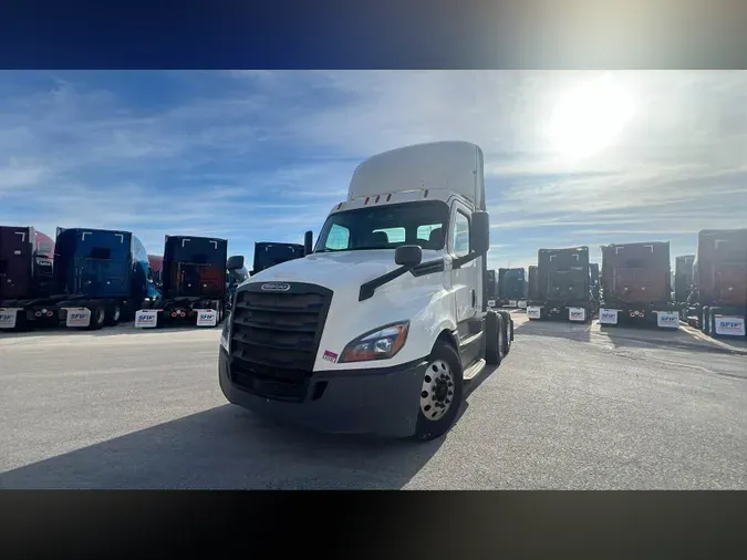 2019 Freightliner Cascadia 12630dc082ebfc17c0706bf33f21cea1d4c