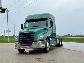 2022 FREIGHTLINER Cascadia 126