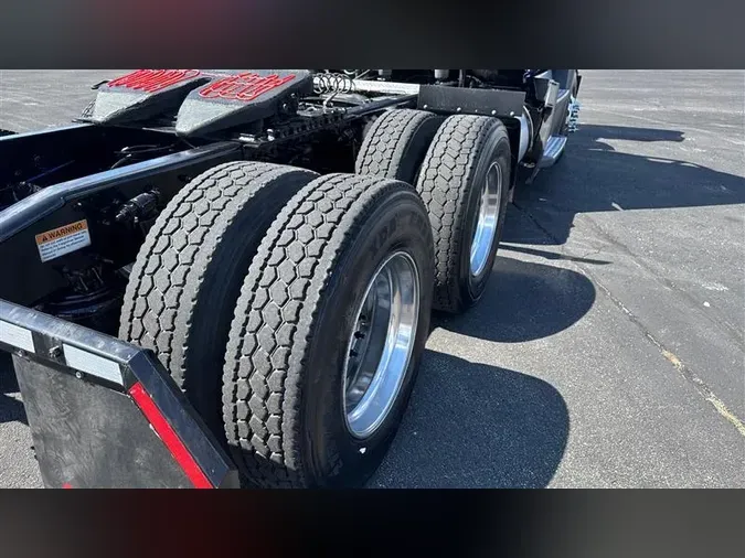 2020 FREIGHTLINER CA126