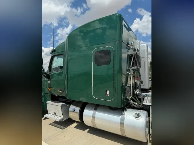 2021 Peterbilt 567