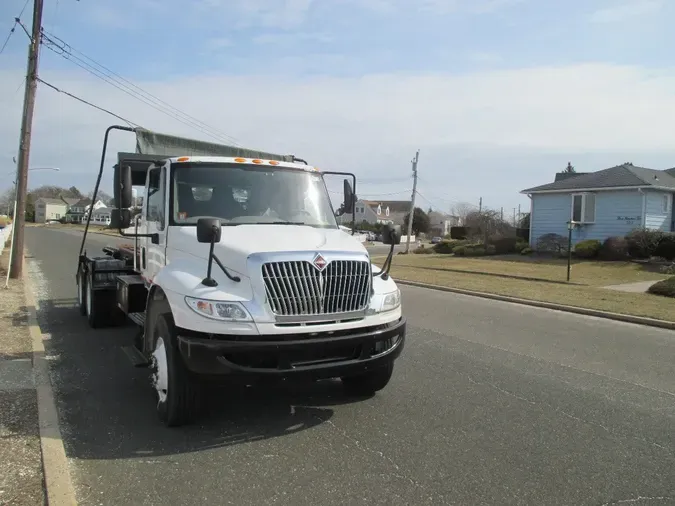 2014 INTERNATIONAL 4400 6 X 4