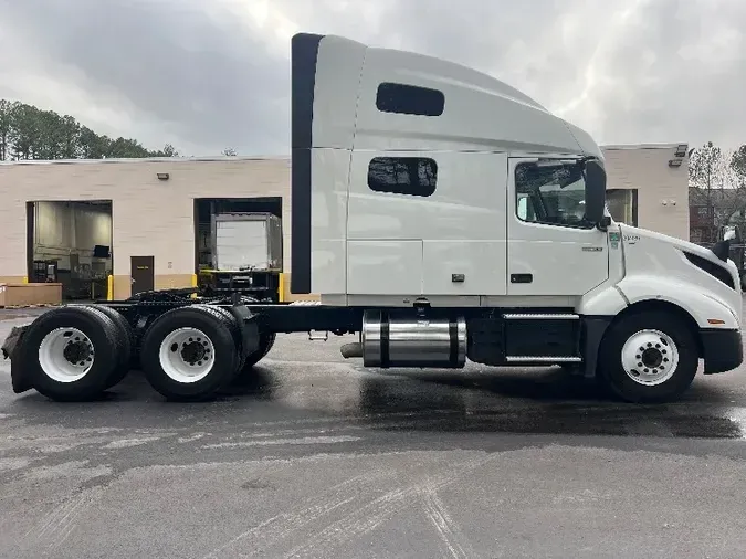 2020 Volvo VNL64760