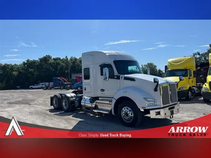 2022 KENWORTH T880