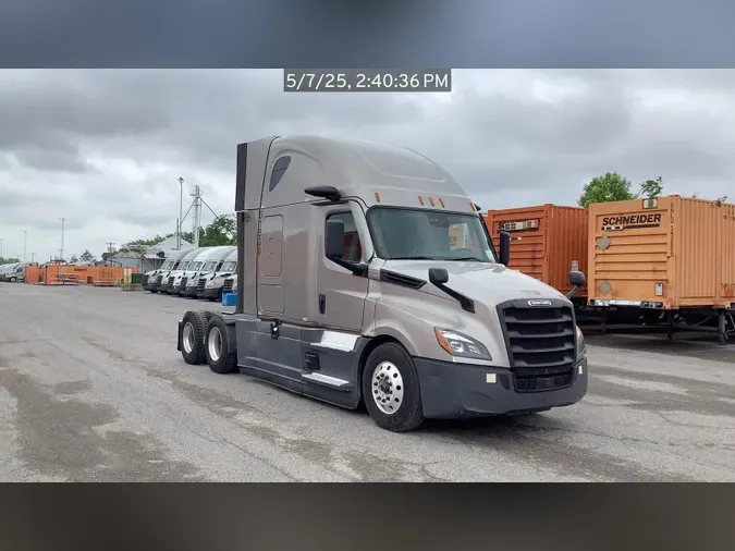 2021 Freightliner Cascadia30e6d5950bb70fb349207008f12c756b
