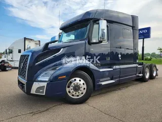 2022 VOLVO VNL64T740