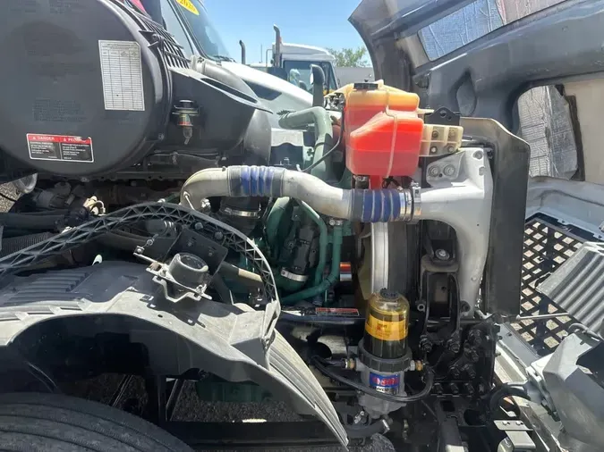 2014 VOLVO VNL64TRACTOR