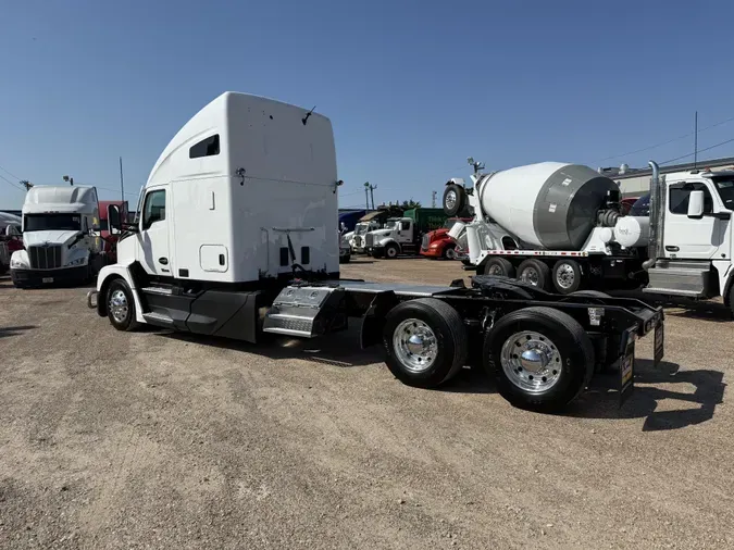 2023 Kenworth T680