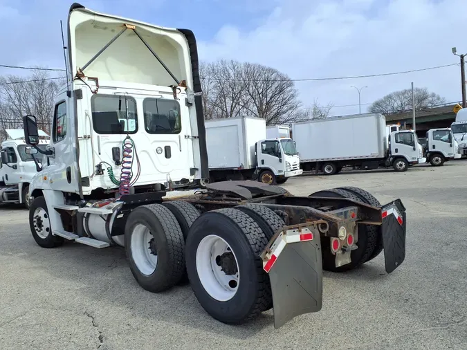 2017 FREIGHTLINER/MERCEDES CASCADIA 125