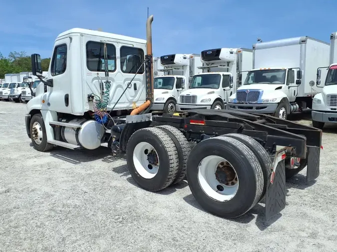 2019 FREIGHTLINER/MERCEDES CASCADIA 125