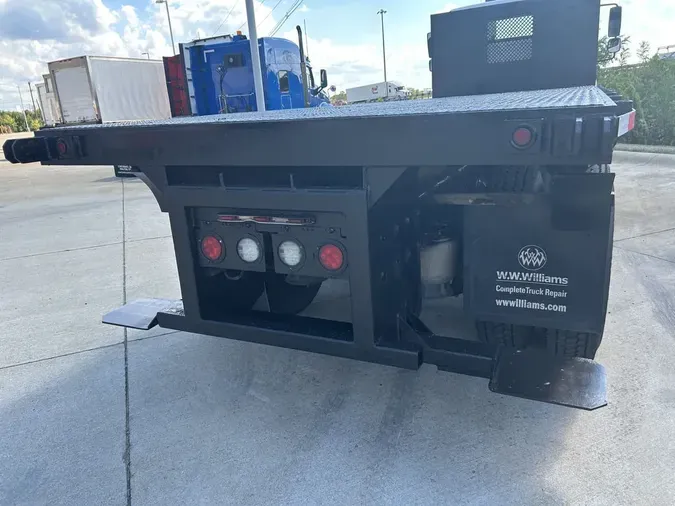 2019 Freightliner BUSINESS CLASS M2 106