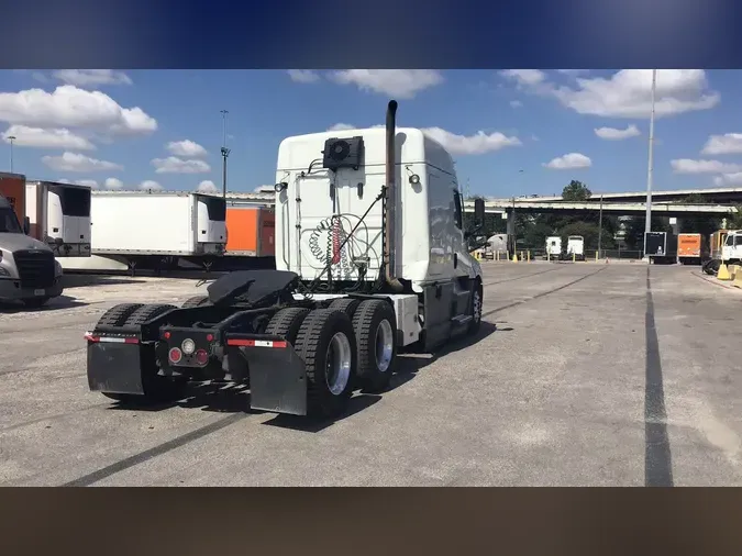 2021 Freightliner Cascadia 126