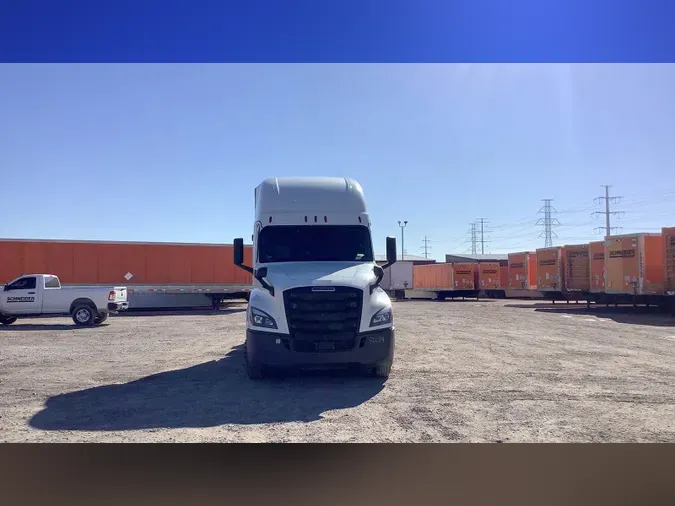 2022 Freightliner Cascadia 126