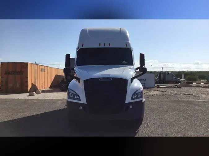2022 Freightliner Cascadia 126310433bbcabec608770b917062bd36ab