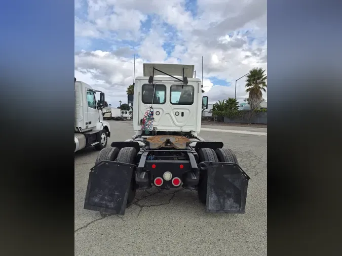 2018 FREIGHTLINER/MERCEDES CASCADIA 113
