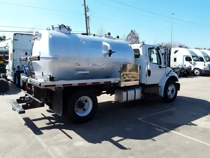 2016 Freightliner M2 106