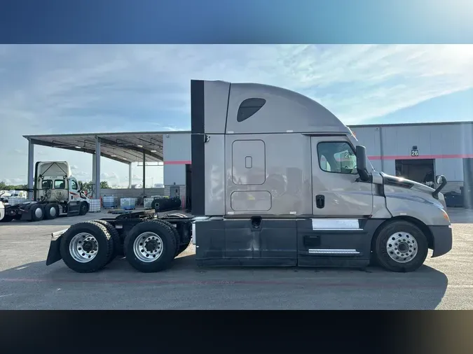2024 Freightliner Cascadia 126