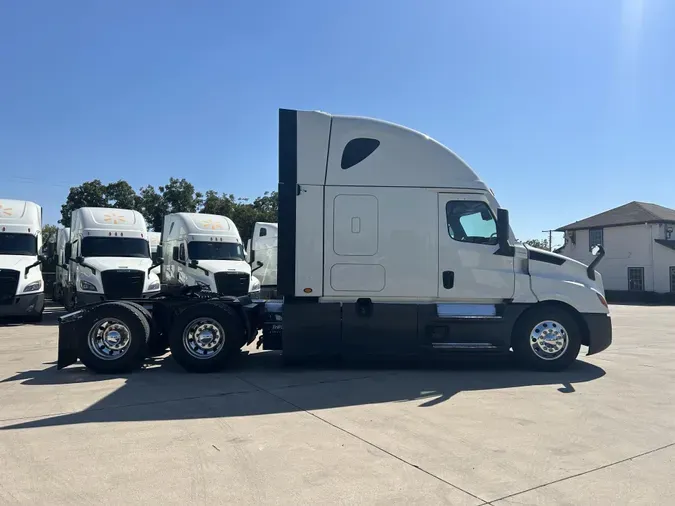 2023 Freightliner Cascadia
