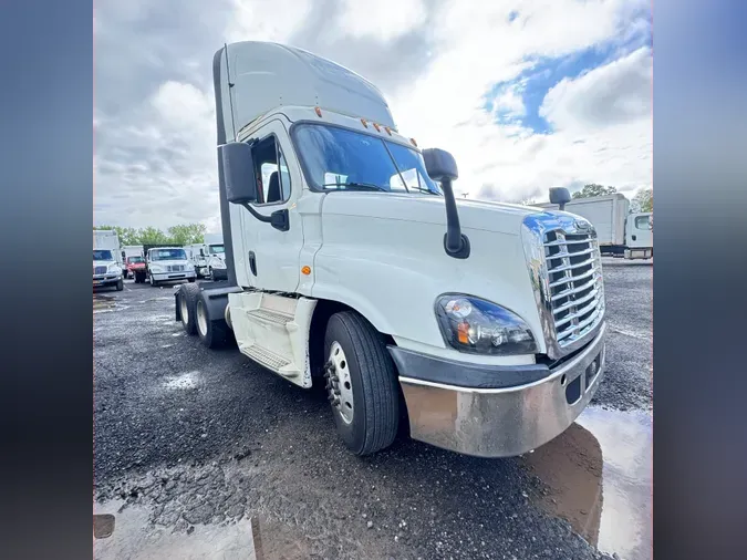 2019 FREIGHTLINER/MERCEDES CASCADIA 125