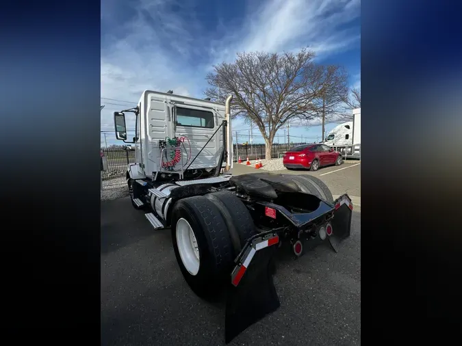 2016 VOLVO VNL42TRACTOR