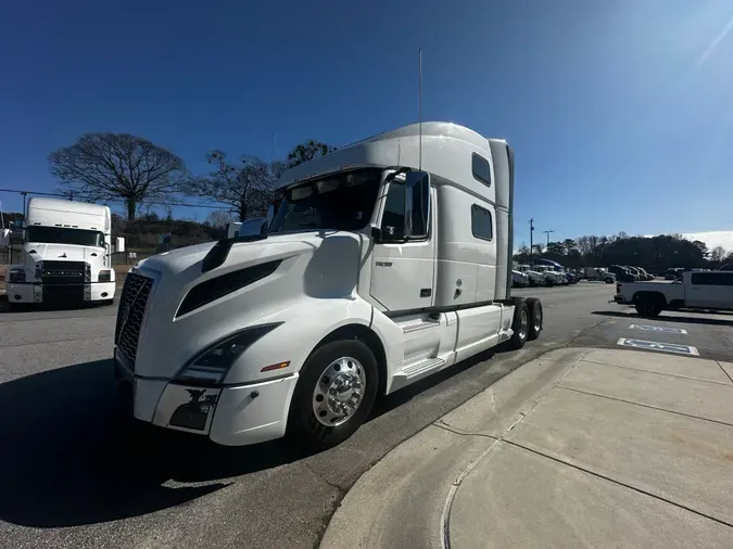 2020 Volvo VNL64T860