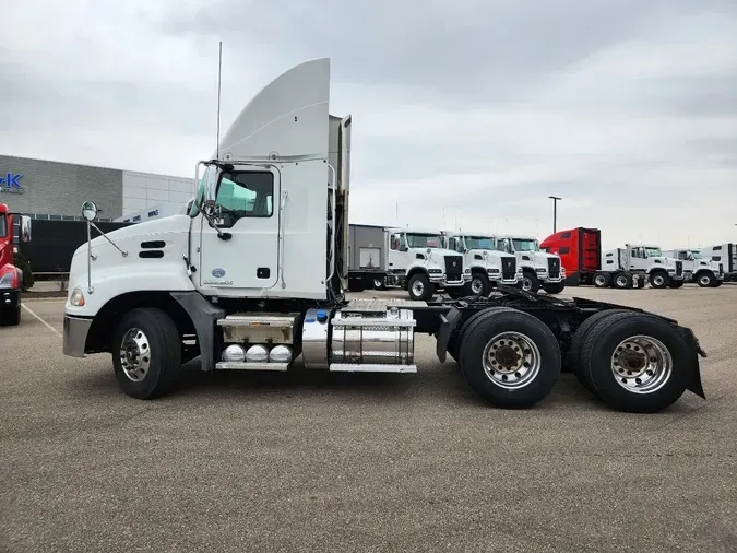 2018 MACK CXU613