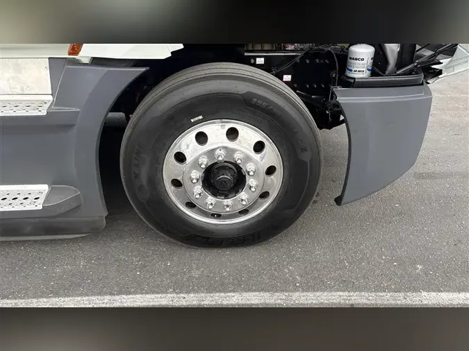 2021 FREIGHTLINER CA126