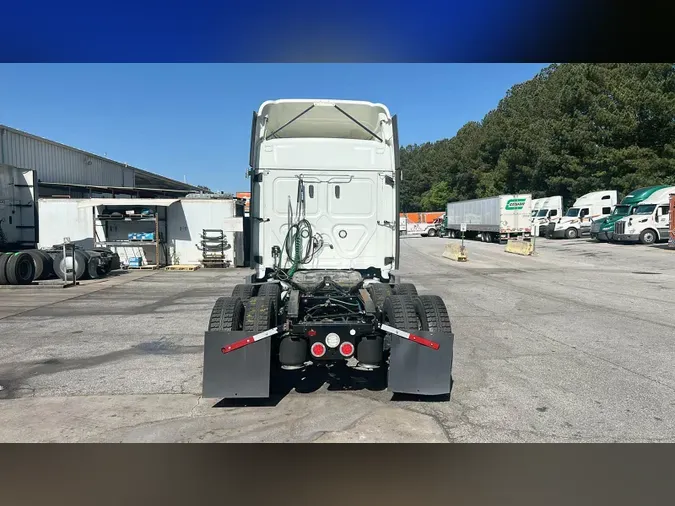 2021 Freightliner Cascadia 126