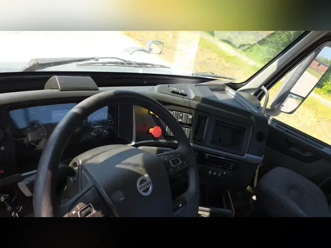 2018 Volvo VNL300