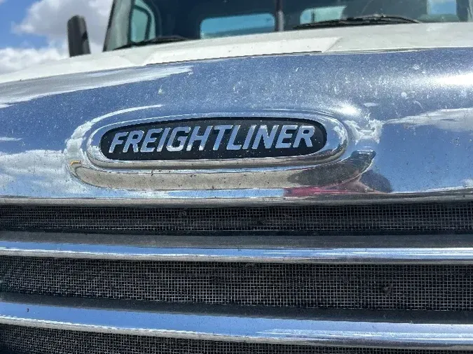 2017 Freightliner X12564ST