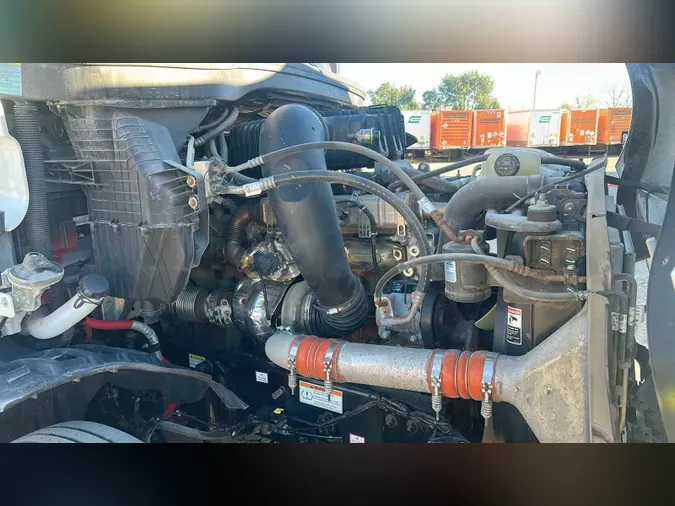 2022 Freightliner Cascadia 126