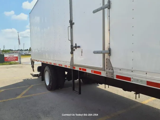 2018 FREIGHTLINER M2 106