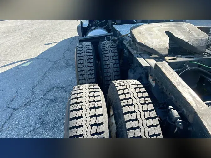 2020 Freightliner Cascadia 126