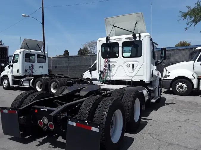 2018 FREIGHTLINER/MERCEDES CASCADIA 125