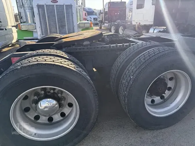 2017 VOLVO VNL64T780