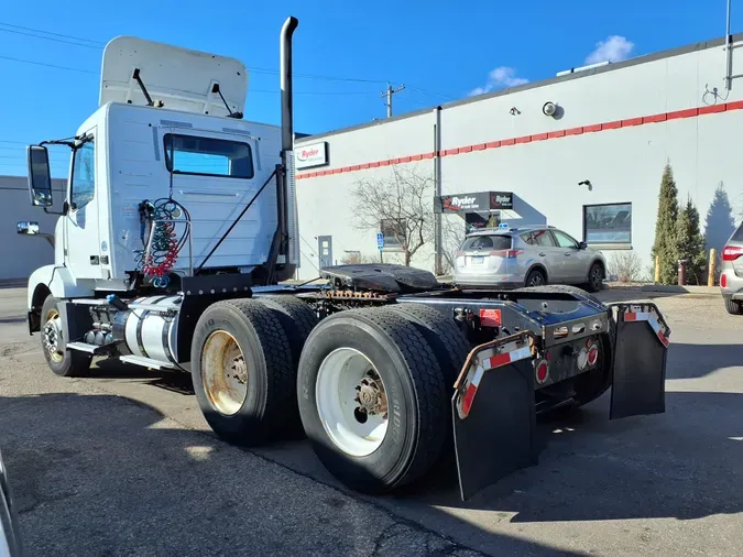 2016 VOLVO VNL64TRACTOR