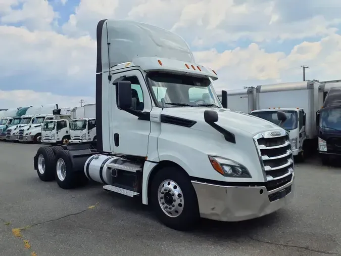 2019 FREIGHTLINER NEW CASCADIA PX12664