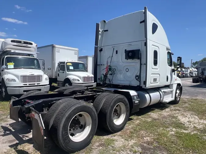 2020 FREIGHTLINER/MERCEDES CASCADIA 125