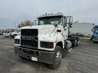 2021 MACK PI64T