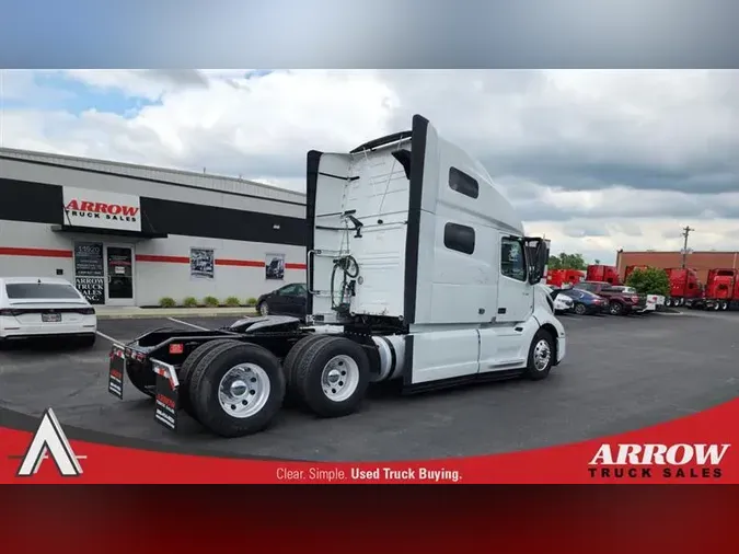 2022 VOLVO VNL760