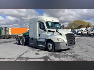 2021 Freightliner Cascadia 126