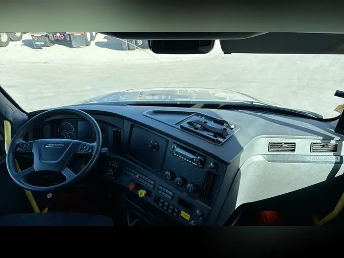 2025 Freightliner Cascadia 126313ea01520873beb9fe26bf9bc17c66e