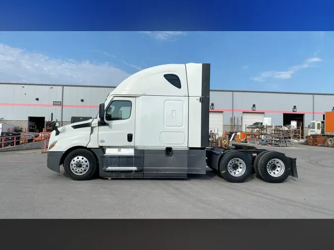 2023 Freightliner Cascadia 126