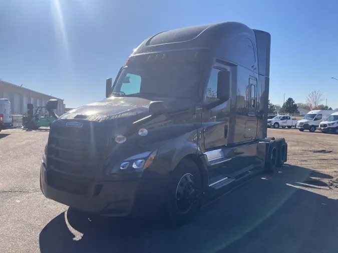 2025 Freightliner Cascadia