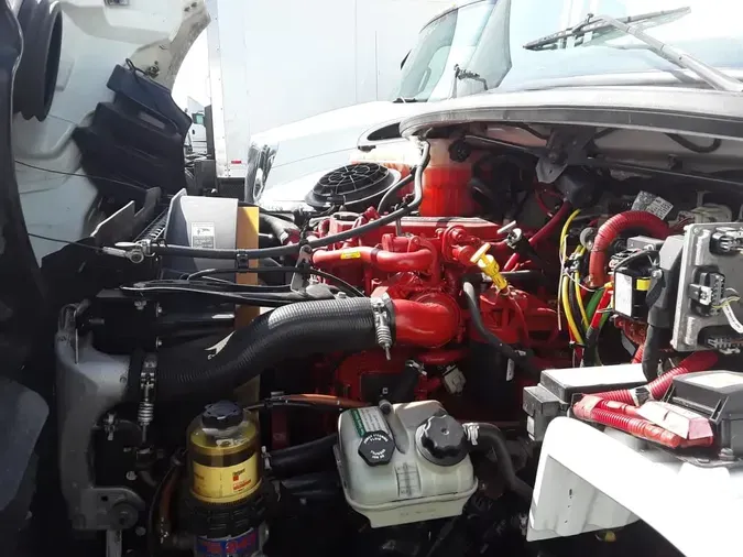 2018 FREIGHTLINER M2 106