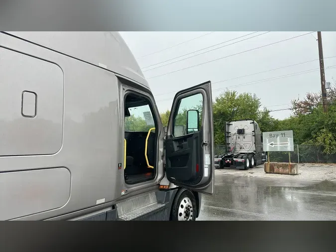 2024 Freightliner Cascadia 126