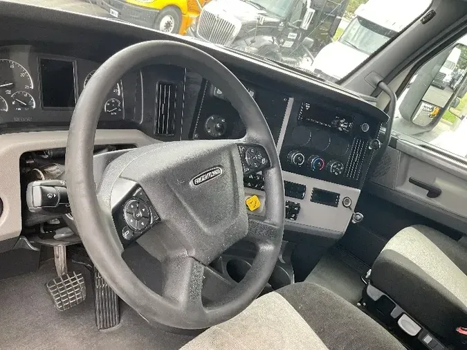 2020 Freightliner T12664ST