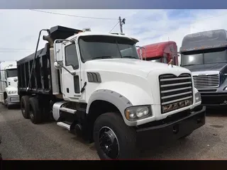 2012 MACK GRANITE GU713